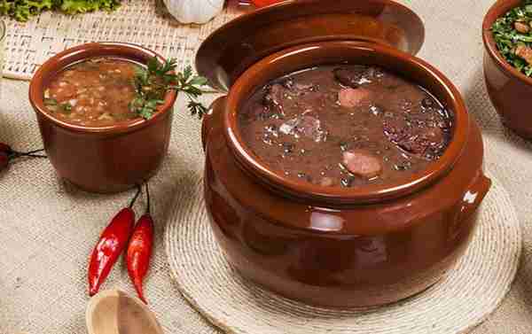 巴西家庭的一日三餐，每餐爱吃黑豆，为何人均寿命才74岁