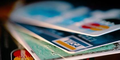 经常在信用卡容时期内还款，对以后申请房贷、车贷有影响吗？