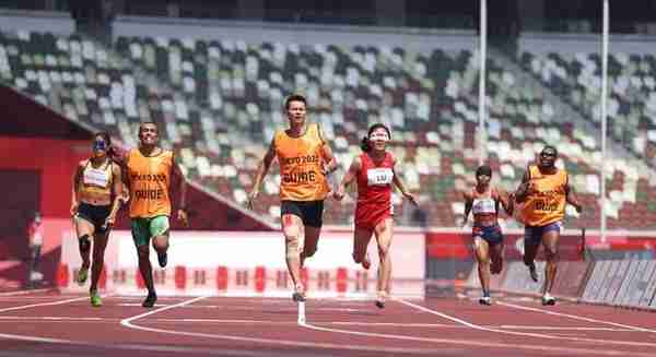 全球连线丨盲人领跑员徐冬林：我的使命就是让她勇敢奔跑